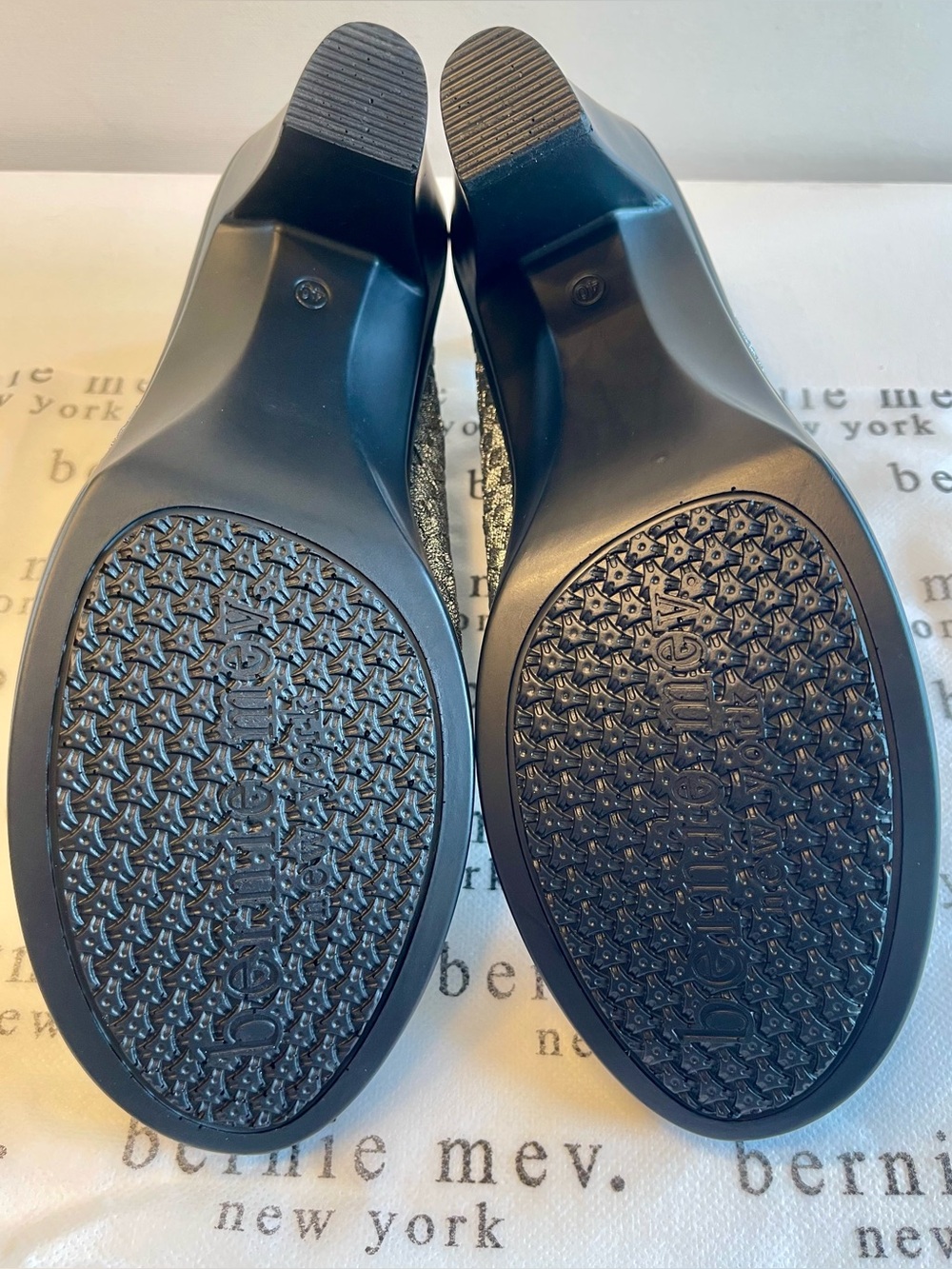 NIB BERNIE MEV CLAIRE STRETCH WOVEN SHOOTIE MEMORY FOAM BLOCK HEEL PEWTER SZ 9 - Picture 12 of 14